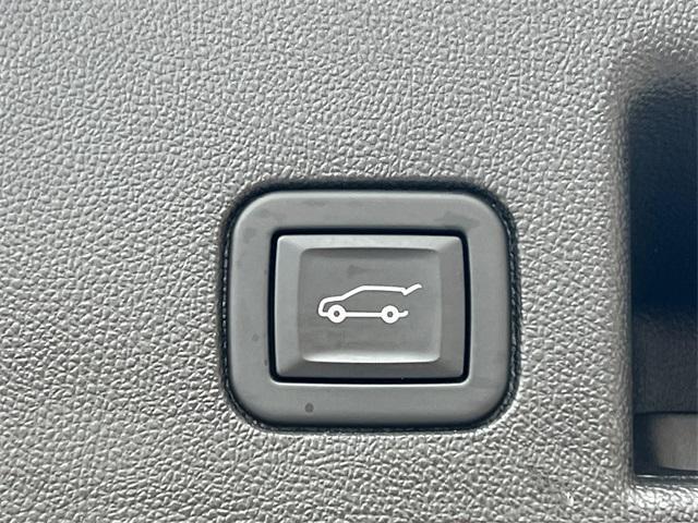 used 2021 Chevrolet Equinox car, priced at $21,471