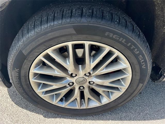 used 2017 Jeep Grand Cherokee car, priced at $16,471