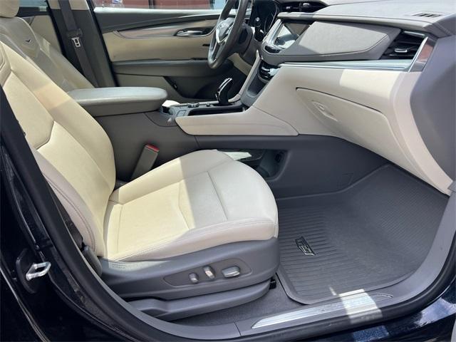 used 2022 Cadillac XT5 car, priced at $35,737