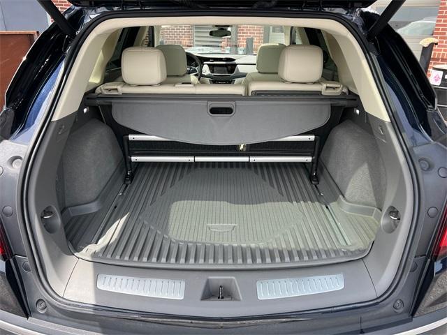 used 2022 Cadillac XT5 car, priced at $35,737