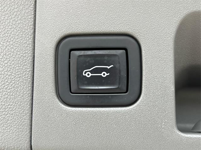 used 2022 Cadillac XT5 car, priced at $35,737