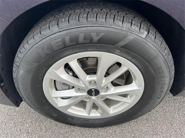 used 2024 Kia Carnival car, priced at $32,897