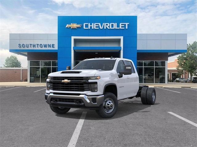 new 2025 Chevrolet Silverado 3500 car, priced at $58,393