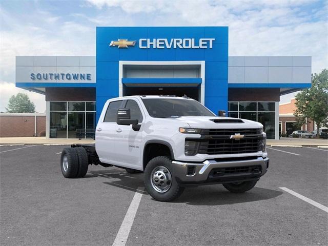 new 2025 Chevrolet Silverado 3500 car, priced at $58,393