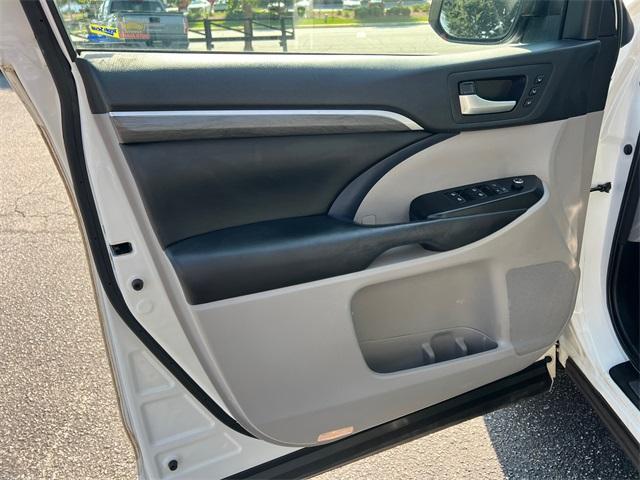 used 2017 Toyota Highlander car, priced at $23,183