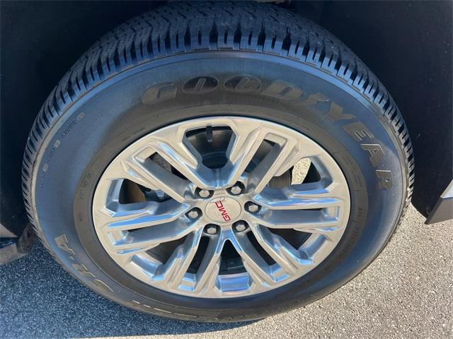 used 2021 GMC Yukon XL car, priced at $35,595