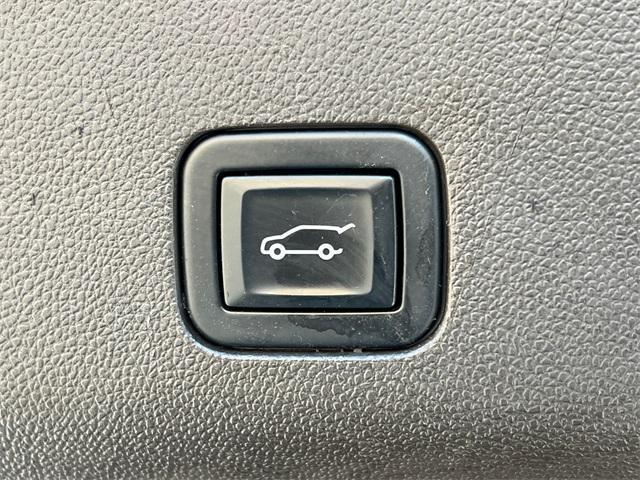 used 2021 GMC Yukon XL car, priced at $35,595