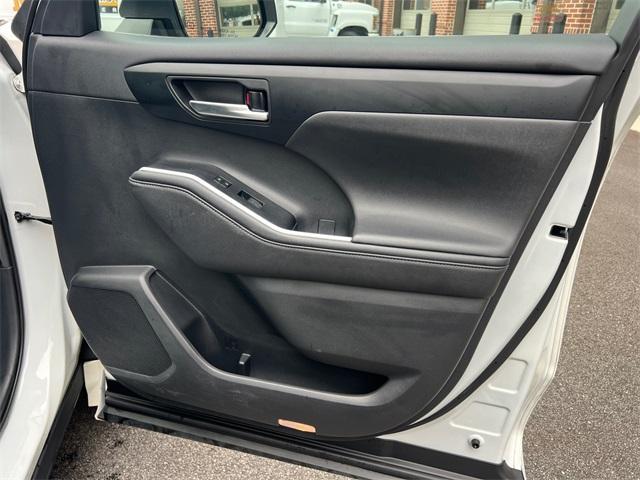 used 2020 Toyota Highlander car, priced at $31,782