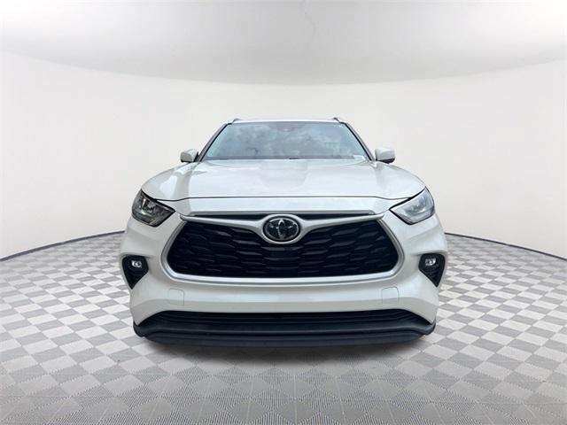 used 2020 Toyota Highlander car, priced at $31,782