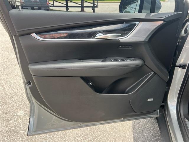used 2023 Cadillac XT5 car, priced at $32,437
