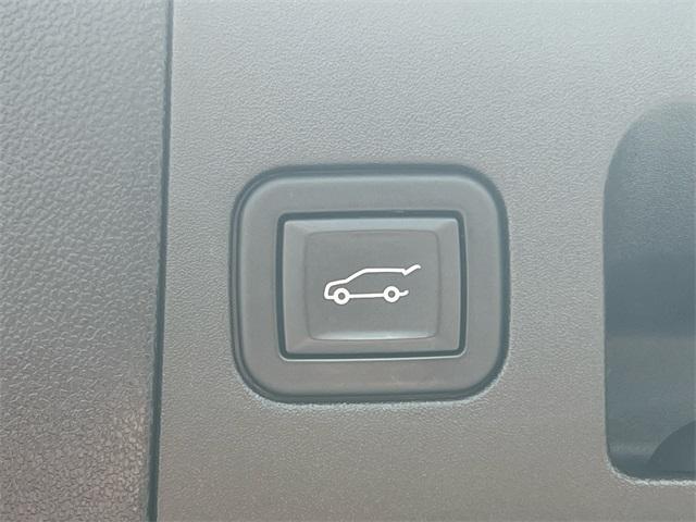 used 2023 Cadillac XT5 car, priced at $32,437