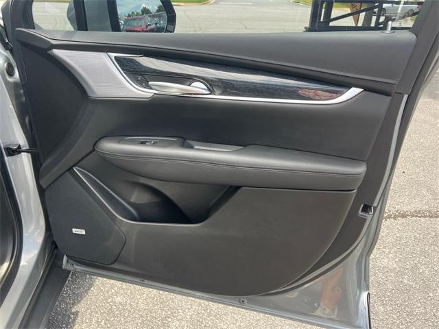 used 2023 Cadillac XT5 car, priced at $32,437