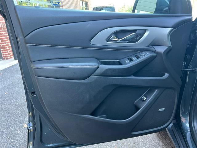 used 2021 Chevrolet Traverse car, priced at $23,504