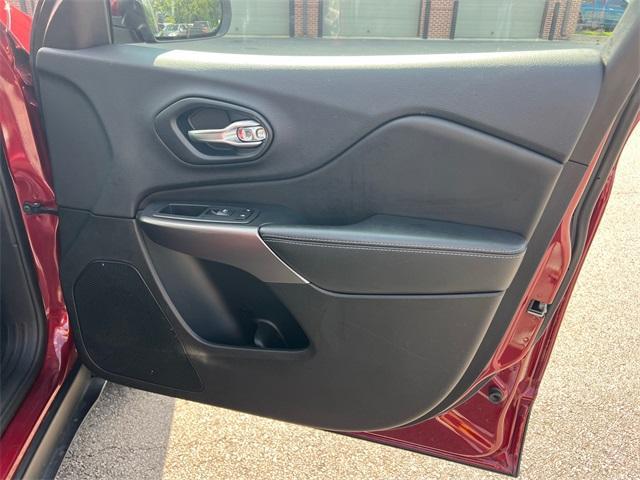 used 2019 Jeep Cherokee car, priced at $10,970
