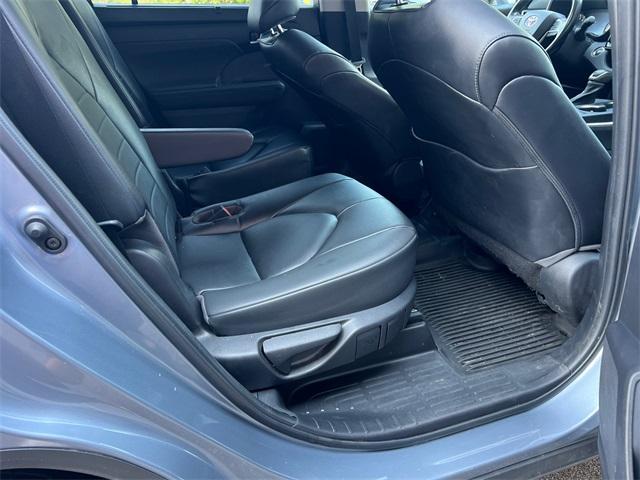 used 2023 Toyota Highlander car, priced at $33,378