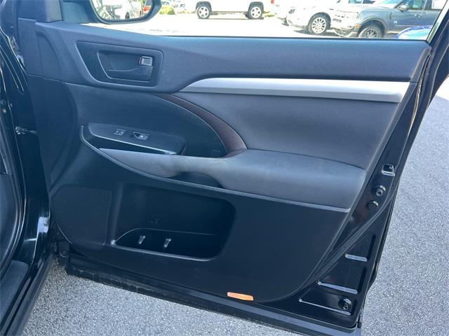 used 2019 Toyota Highlander car, priced at $23,043