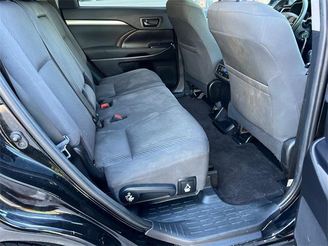 used 2019 Toyota Highlander car, priced at $23,043