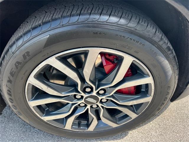 used 2022 Cadillac XT5 car, priced at $40,568
