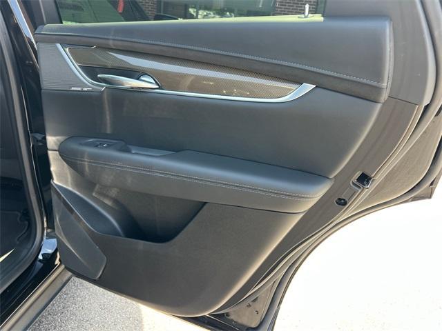 used 2022 Cadillac XT5 car, priced at $40,568