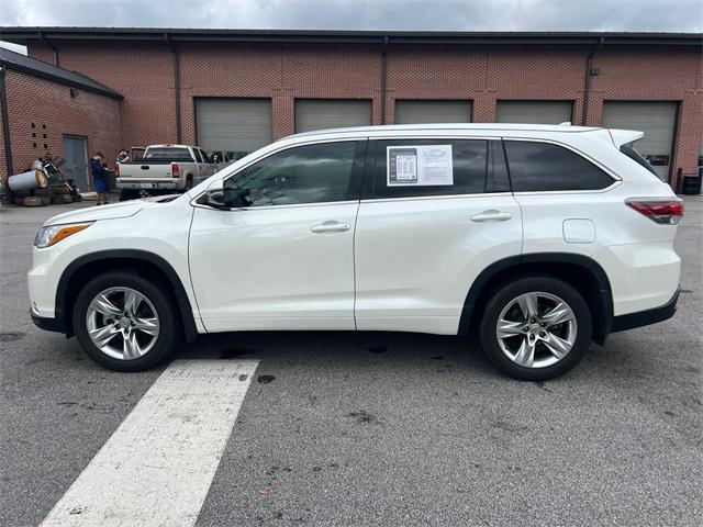 used 2015 Toyota Highlander car, priced at $17,995