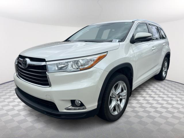 used 2015 Toyota Highlander car, priced at $17,995