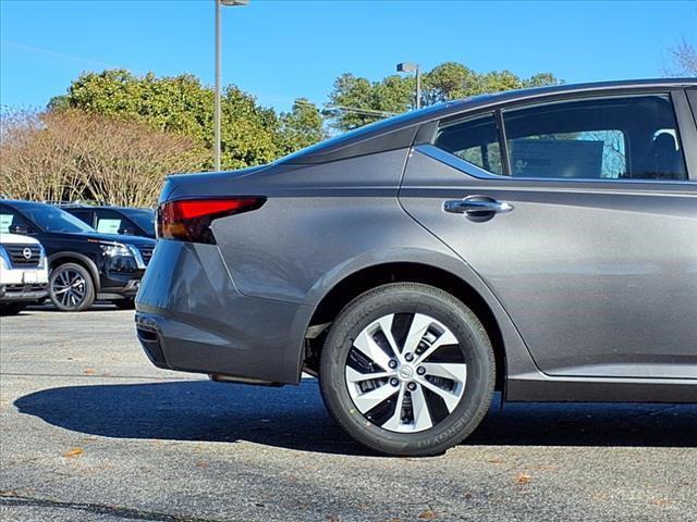 new 2025 Nissan Altima car, priced at $25,995