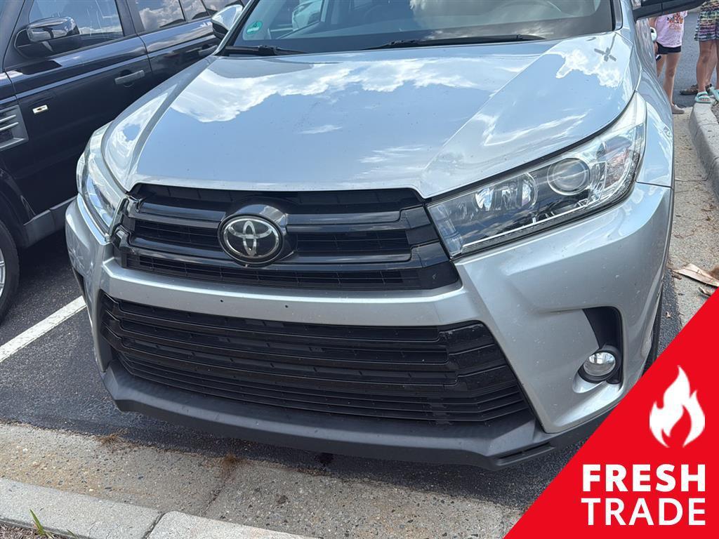used 2018 Toyota Highlander car, priced at $24,901