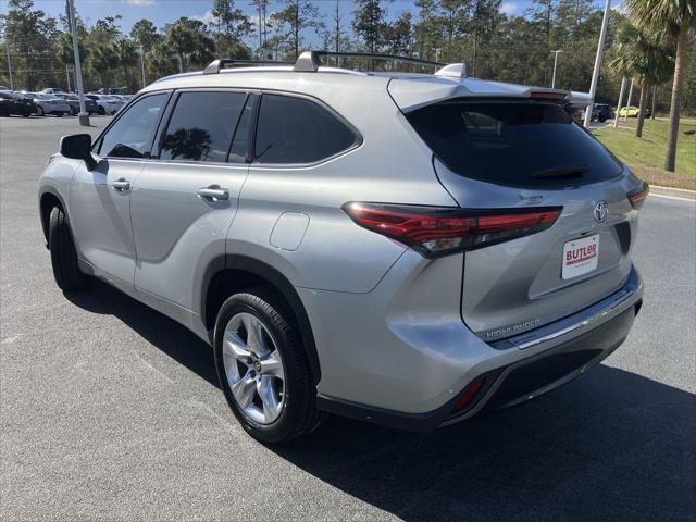 used 2022 Toyota Highlander car, priced at $38,945