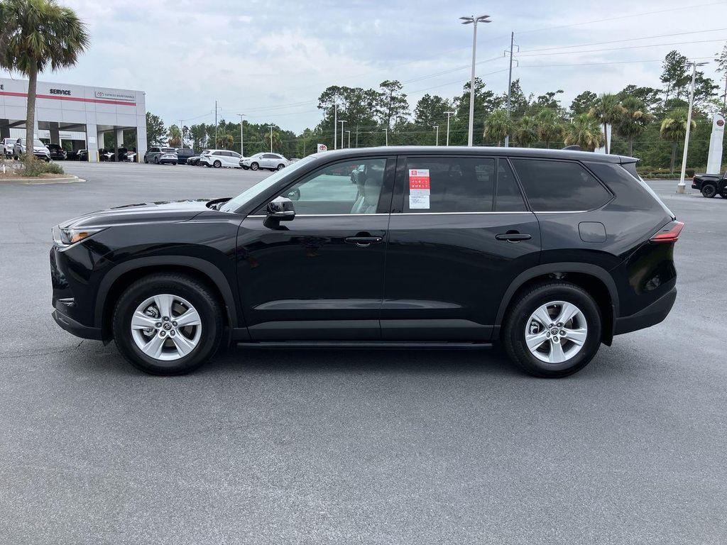 new 2025 Toyota Highlander car, priced at $45,505