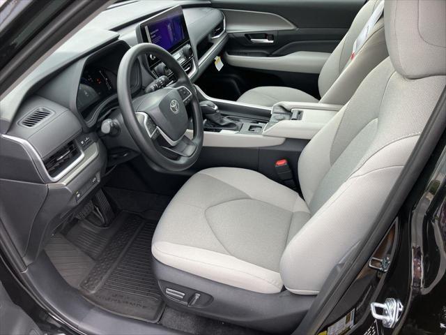 new 2025 Toyota Highlander car, priced at $45,505