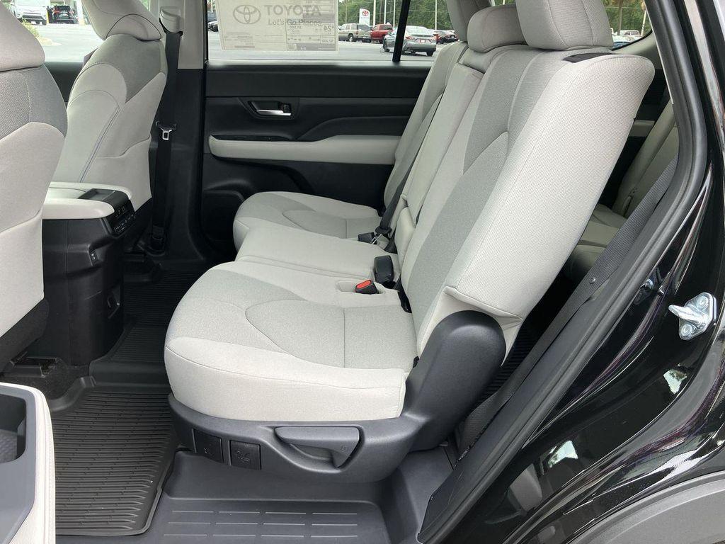 new 2025 Toyota Highlander car, priced at $45,505