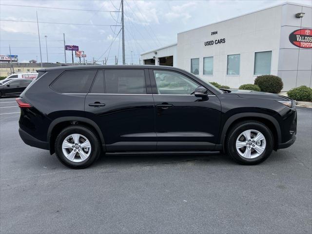 new 2025 Toyota Highlander car, priced at $45,505