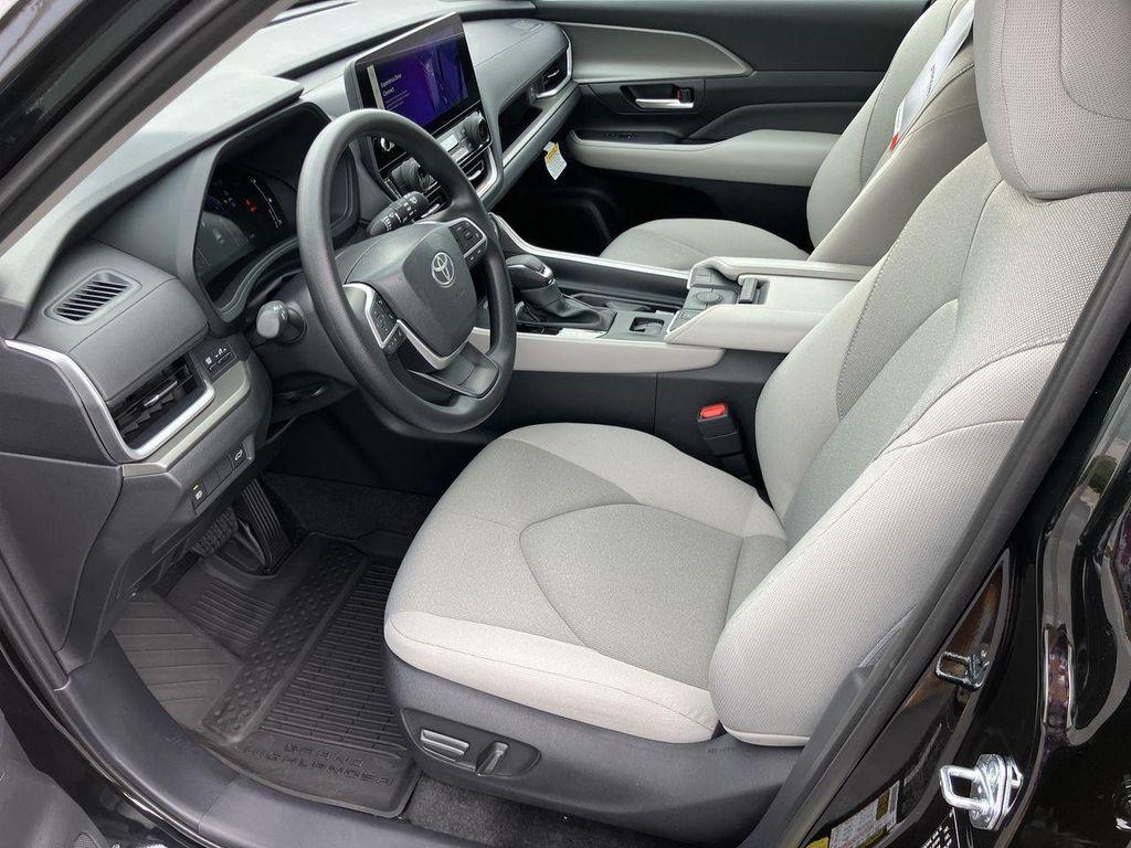 new 2025 Toyota Highlander car, priced at $45,505