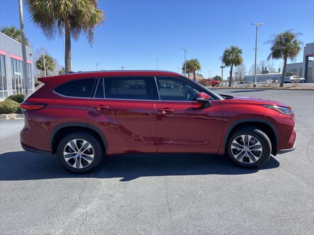 used 2021 Toyota Highlander car, priced at $28,502