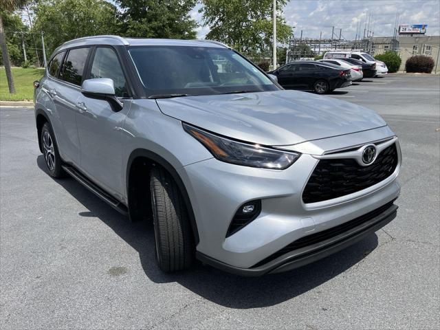 used 2023 Toyota Highlander car, priced at $40,901