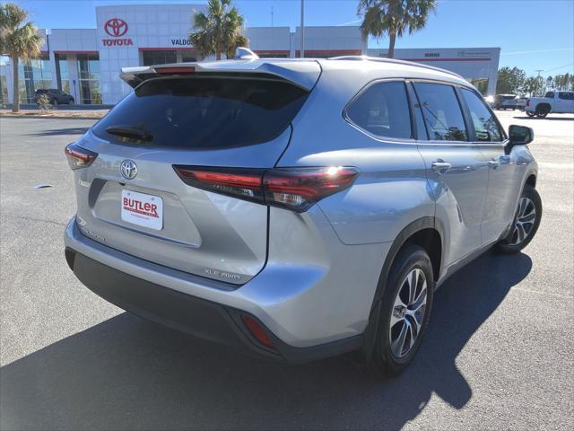 used 2024 Toyota Highlander car, priced at $45,987