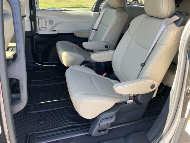 new 2024 Toyota Sienna car, priced at $45,873