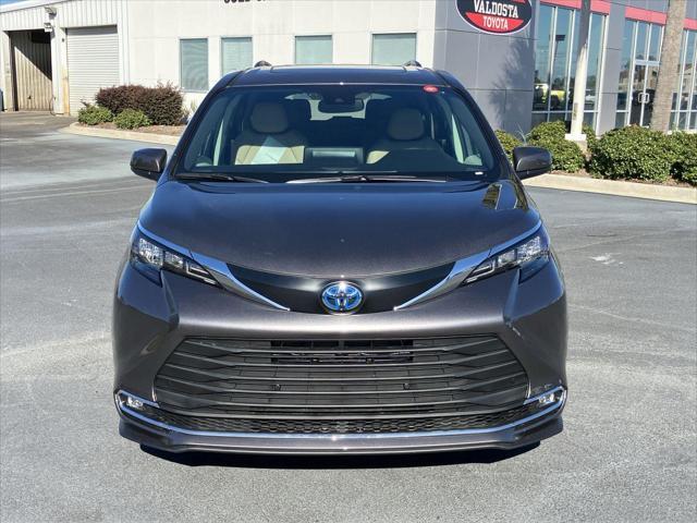 new 2024 Toyota Sienna car, priced at $45,873