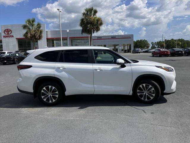 used 2024 Toyota Highlander car, priced at $43,901