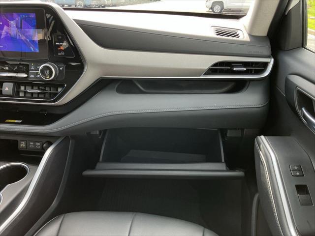 used 2024 Toyota Highlander car, priced at $43,901