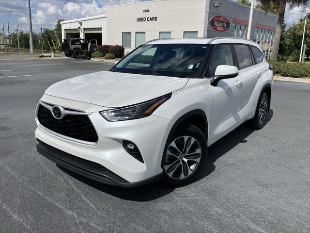 used 2024 Toyota Highlander car, priced at $43,901