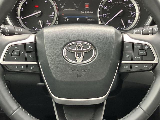 used 2022 Toyota Highlander car, priced at $35,900