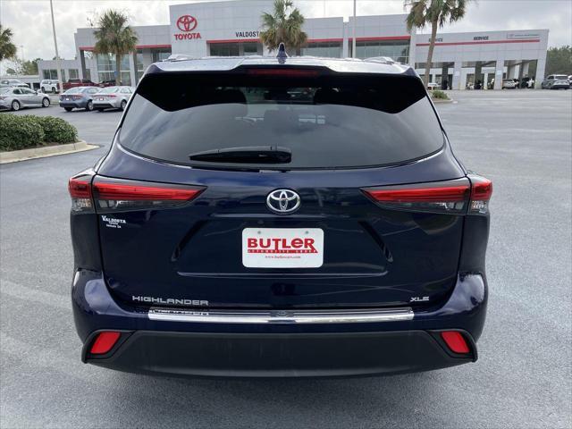 used 2022 Toyota Highlander car, priced at $35,900