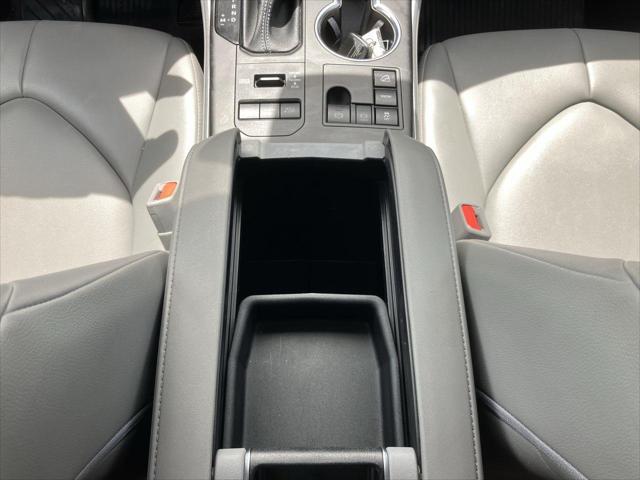 used 2023 Toyota Highlander car, priced at $41,903