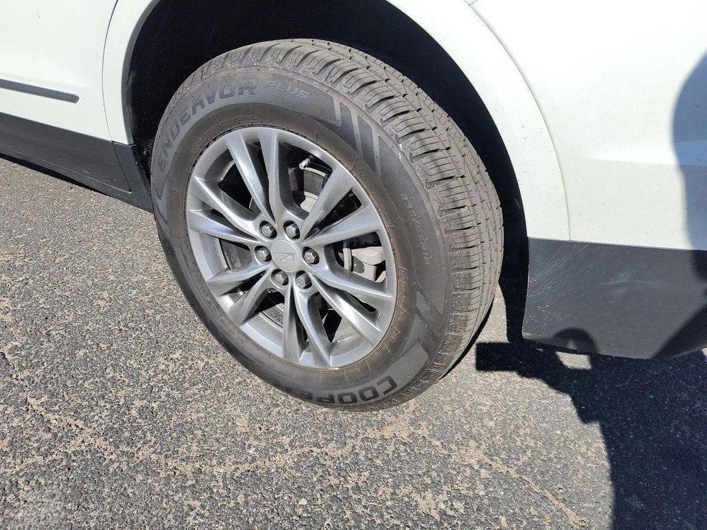 used 2022 Cadillac XT5 car, priced at $32,900