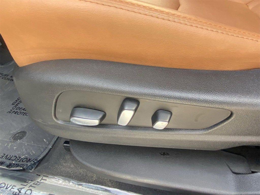 used 2022 Cadillac XT5 car, priced at $31,497