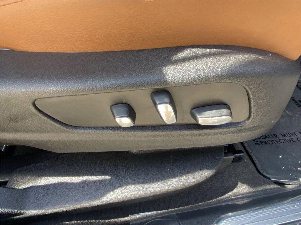 used 2022 Cadillac XT5 car, priced at $31,497