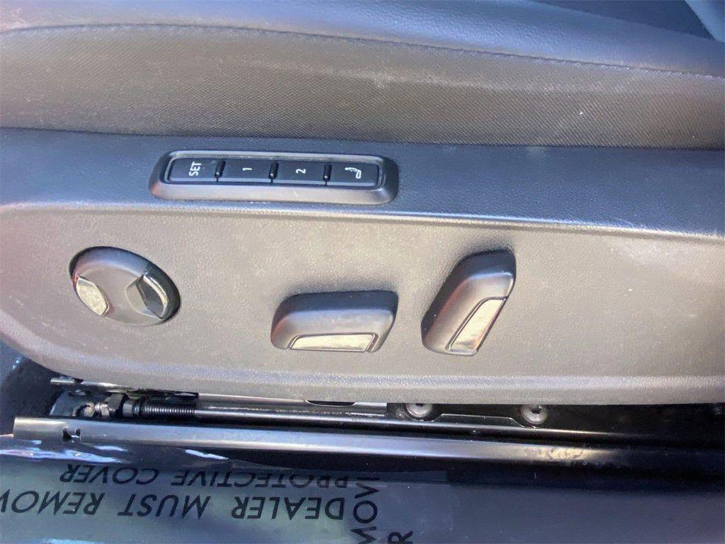 used 2022 Volkswagen ID.4 car, priced at $20,900