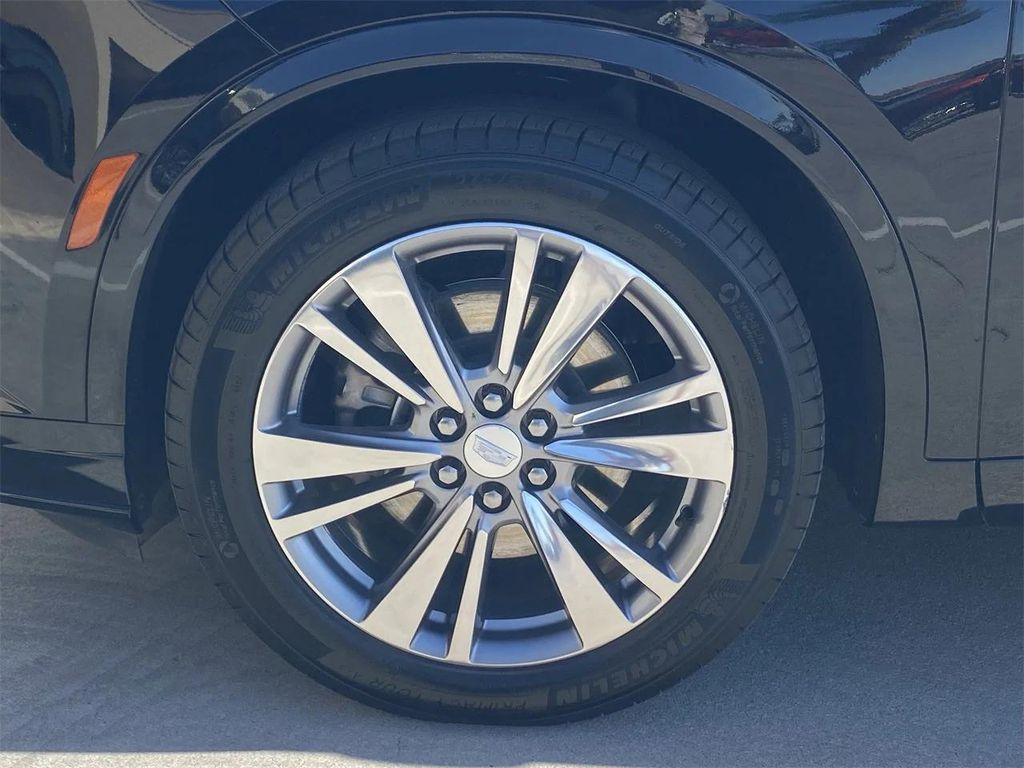 used 2025 Cadillac XT6 car, priced at $48,900