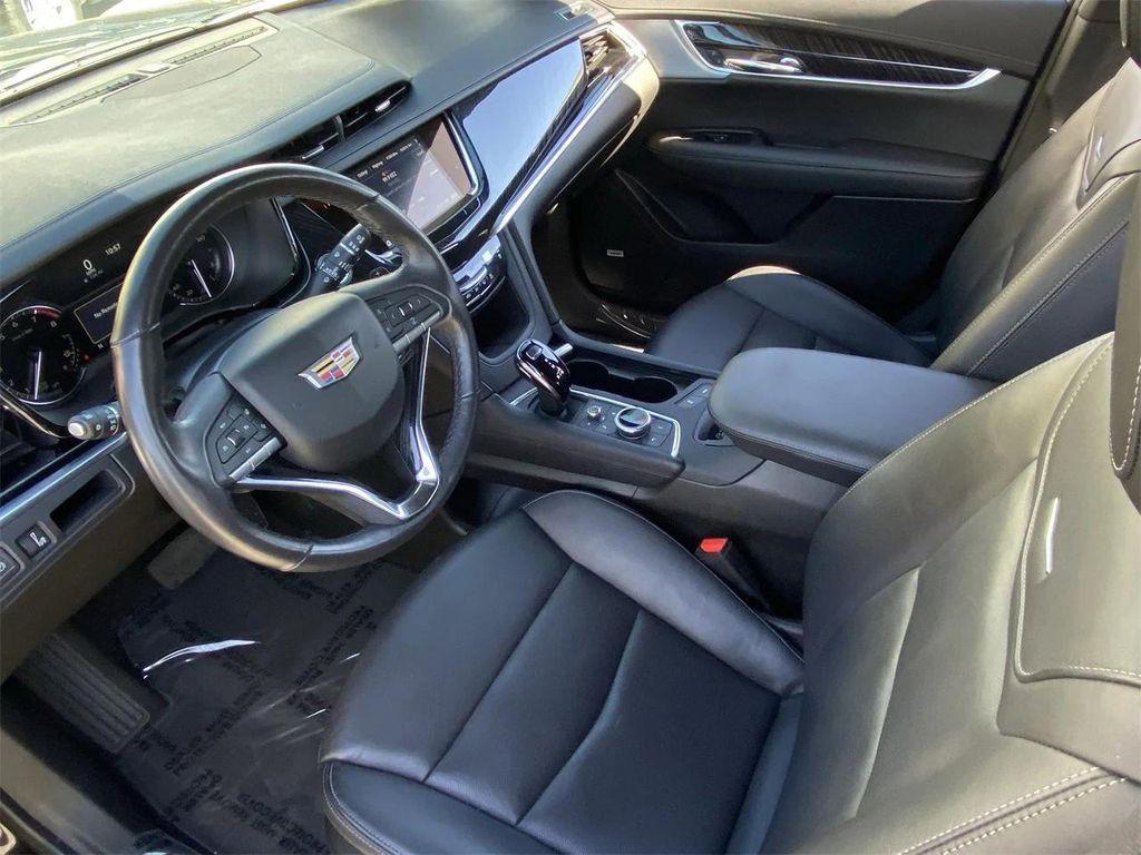 used 2025 Cadillac XT6 car, priced at $48,900